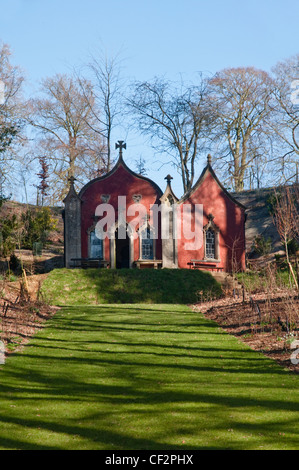 Das rote Haus - eine Torheit Gebäude innerhalb der Painswick Rokoko-Garten, Gloucestershire, UK. Stockfoto