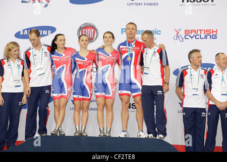 Sir Chis Hoy Victoria Pendleton Shane Sutton Jessica Varnish Laura Trott Team Sky GB im London Olympischen Velodrom 2012 Jess Vickie Stockfoto