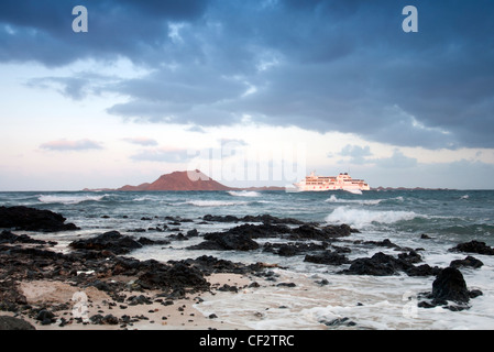 Kanarische Insel-Fähre vorbei an der Insel Los Lobos Stockfoto