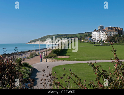 Die westlichen Wiesen entlang der Strandpromenade in Eastbourne, East Sussex, England Stockfoto