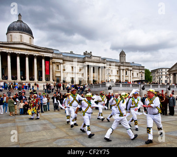 Ripley Morris Männer tanzen in der Westminster-Tag des Tanzes am Trafalgar Square. Stockfoto