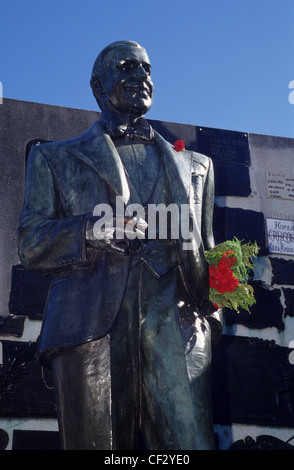 Carlos Gardel Statue auf seinem Grab im Friedhof La Chacarita. Buenos Aires. Argentinien. Süd-Amerika. Stockfoto