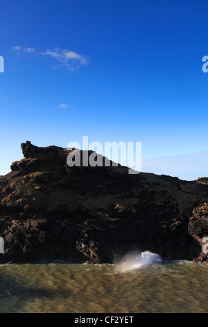 Das Boscastle Blow Hole unter strafrechtlich Punkt. Küste Küste, Boscastle Dorf, Boscastle Bucht, Grafschaft Cornwall, England, UK Stockfoto