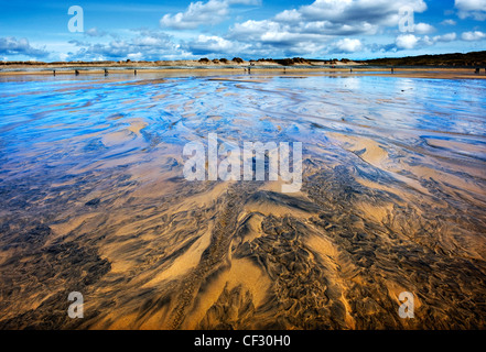 Ripple Muster in den Sand am Strand von Gwithian Towans. Stockfoto