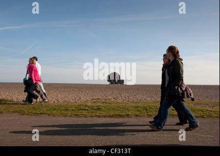 Maggi Hamblings "Jakobsmuschel", eine Skulptur, Komponisten Benjamin Britten in Aldeburgh, Suffolk, England zu feiern. Feb 2012. Stockfoto