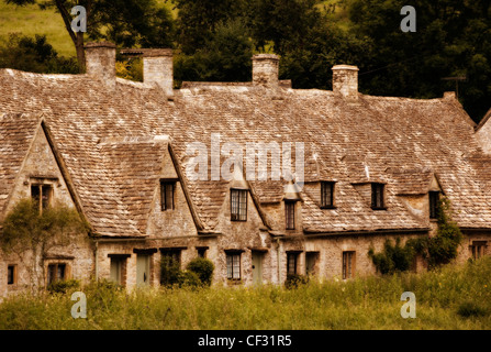 Arlington Row, erbaut im Jahre 1380 als Wertaufbewahrungsmittel klösterlichen wolle sie wurden im 17. Jahrhundert in einer Reihe von Weber umgewandelt Stockfoto