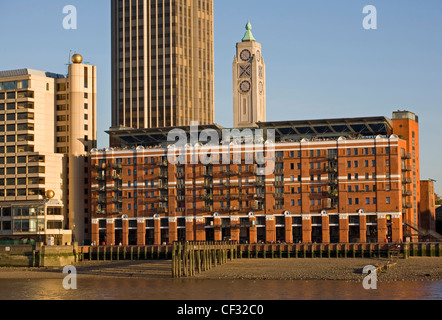 Der OXO Tower am Südufer der Themse. Das Gebäude enthält, Kunst und Kunsthandwerk sowie Wohn-Wohnung Stockfoto