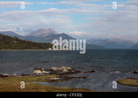 Blick über den Sound of Sleat von der Isle Of Skye, Knoydart. Stockfoto