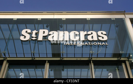 St. Pancras International Station Schild am neuen Haus Eurostar. Stockfoto