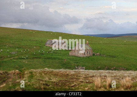 Verfallene Stein Wirtschaftsgebäude, nur einige der vielen verlassenen Ruinen auf ehemaligen Crofts im Bereich Cabrach und Glenlivet Scotl Stockfoto