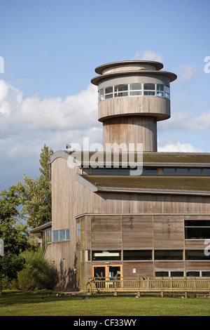 Das Besucherzentrum am Slimbridge Wetland Centre, eines der neun Wildfowl und Feuchtgebiete Vertrauen (WWT) Zentren im Vereinigten Königreich, mit denen Pers. Stockfoto