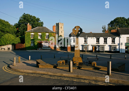 Das Denkmal für die örtlichen Opfer des ersten Weltkrieges am Bidford-on-Avon. Stockfoto