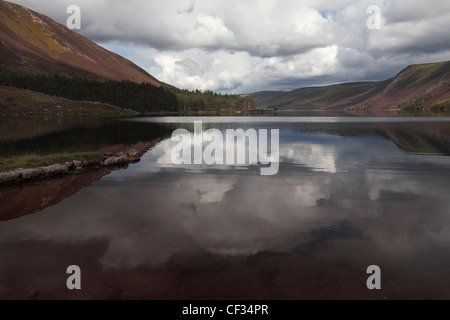 Loch Muick im Cairngorms National Park. Stockfoto