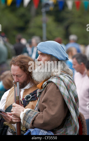 Pipers tragen traditionelle schottische Tracht am Lonach sammeln und Highland Games. Stockfoto