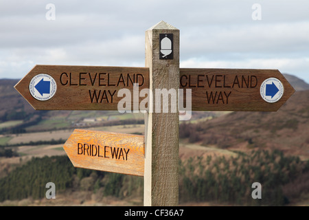 Hölzernen Fußweg Zeichen für Cleveland Way North Yorkshire England UK Stockfoto