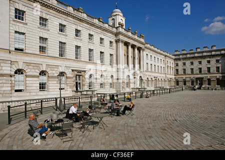 Ein Blick auf den Innenhof im Somerset House in London. Stockfoto
