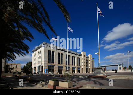 Blick auf das Rathaus in Jerusalem Safra benannten Platz für Jakob und Esther Safra, Eltern der Lebanese-Jewish Philanthrop Edmond J. Safra. West Jerusalem Israel Stockfoto