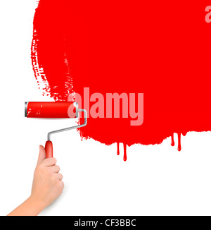 Hand mit rote Walze die weiße Wand Malerei Stockfoto