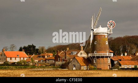 Ein Blick auf Cley Windmühle im Dorf Blakeney. Sarah Maria Wilson kaufte die Mühle im Jahre 1921, hatte sie den Maschinen entfernt und die s Stockfoto
