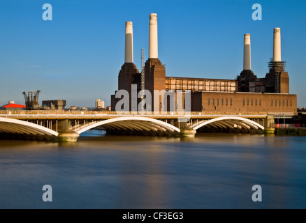 Blick über den Fluss Themse in Battersea Power Station. Stockfoto