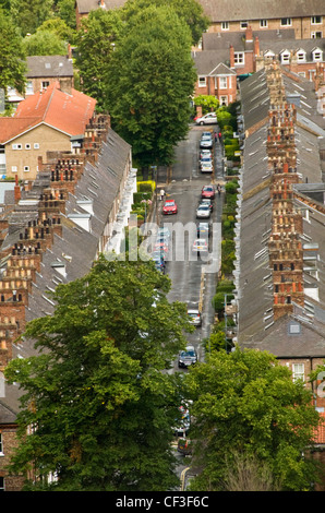 Eine Luftaufnahme des traditionellen Folge von Reihenhäusern in York. Stockfoto