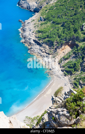 Blick von den Bergen zum Strand Platja des Coll Baix, Alcudia, Mallorca, Spanien Stockfoto