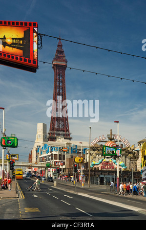 Die Golden Mile und Blackpool Tower. Stockfoto