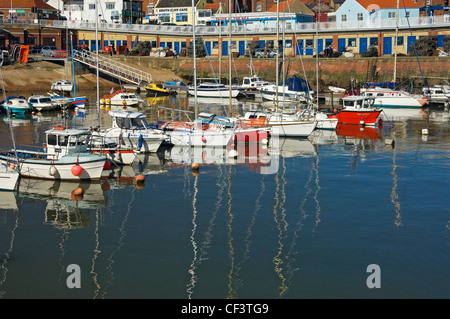 Angeln, Boote und Yachten vertäut im Hafen von Bridlington. Stockfoto