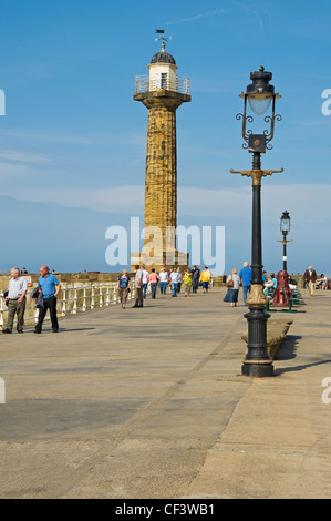 Whitby West Pier Light (alt). Obwohl der Leuchtturm im Jahr 1914 durch das neue Whitby West Pier Licht ersetzt wurde es zeigt immer noch eine gr Stockfoto