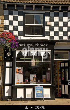 Ein Reformhäuser Shop auf dem Marktplatz in Knaresborough. Stockfoto