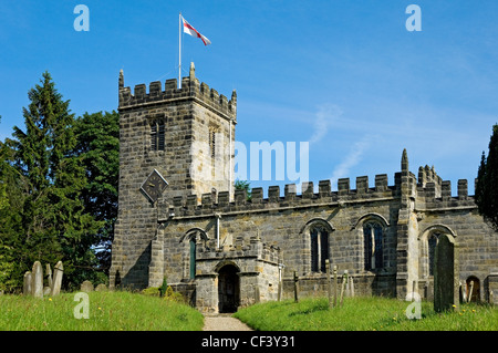 St. Cuthbert Kirche aus dem späten 15. Jahrhundert, in dem Dorf Crayke. Stockfoto