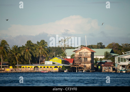 Aqua Lounge Hostel, Lounge und Bar an der Küste von Carenero Insel, Bocas del Toro, Panama, Mittelamerika Stockfoto