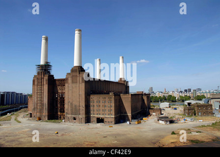 Luftaufnahme der Battersea Power Station. Der erste Teil des Bahnhofs wurde im Jahr 1939 abgeschlossen und das Gebäude wird jetzt conver Stockfoto