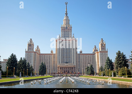 Moskauer staatliche Universitaet. Ansicht der Fassade. Sonnigen, klaren Tag. Stockfoto