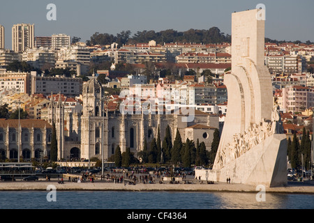 Portugal-Lissabon, Denkmal für die Entdecker & Hieronymus-Kloster Stockfoto