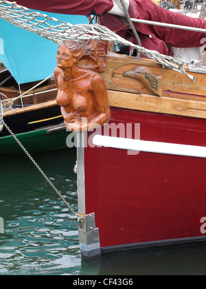 Galionsfigur auf alten Segelboot, UK Stockfoto