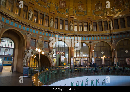 Fantova Kavarna Café im Jugendstil Hlavini Nadrazi Bahnhof station (1909)-Prag-Tschechien-Europa Stockfoto