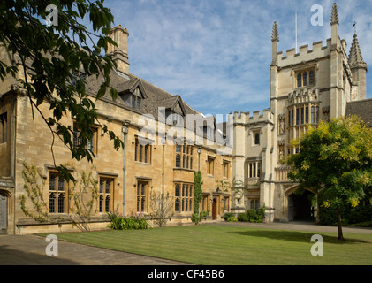 Exterieur des Magdalen College. Magdalen College wurde als Magdalen Hall 1448 von William Waynflete, Bischof von Wincheste gegründet. Stockfoto