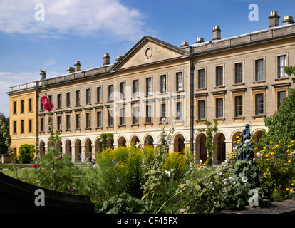 Neubau des Magdalen College. Erbaut im Jahre 1733, bemerkenswerte Schüler schließen, Oscar Wilde, C S Lewis, J Paul Getty und Dudley Moore. Stockfoto