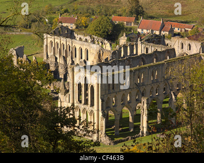 Ein Blick in Richtung Rievaulx Abbey. 1132 von St. Bernhard von Clairvaux gegründet und gehörte von England 'Àö' Â†s reichsten Klöster Stockfoto