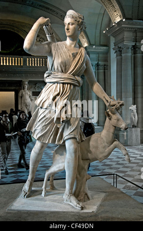 Artemis mit einer Hirschkuh besser bekannt als Diana von Versailles römischen 1 - 2 Cent AD-Kopie eines verlorenen griechischen Originals des Baues 325 BC Stockfoto