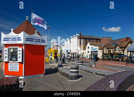 Ein Kassenhäuschen in Poole Quay Fahrten auf Brownsea Island Ferry und Hafen und Island Cruises zu verkaufen. Stockfoto