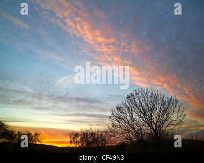 Sonnenuntergang am Rande des Moors in North Yorkshire. Stockfoto