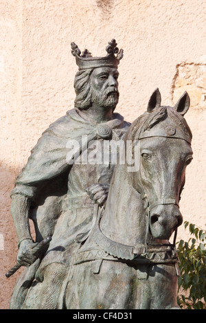 Statue von Alfonso VIII, 1155-1214, König von Kastilien. Bildhauer, Javier Barrios. Cuenca, Provinz Cuenca, Spanien Stockfoto