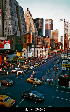 New York City, NY, USA - hohen Winkel, Stadtbild, Gebäude auf "East 42nd St'& 8th Avenue, 1980 s Stockfoto