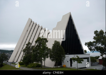 Die Eismeerkathedrale (auch bekannt als The Tromsdalen Kirche, Tromsdalen Kirke) in Tromsø, Norwegen. Stockfoto