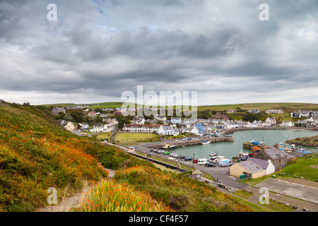 Portpatrick, Dumfries and Galloway, Schottland unter dramatischen Gewitterhimmel. Stockfoto