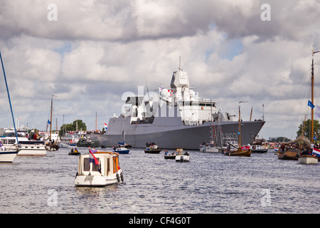 Sail Amsterdam 2010 - IJmuiden, Niederlande - 19. August 2010: Sail 2010 Veranstaltung beginnt mit der spektakulären Segel-Parade. Stockfoto
