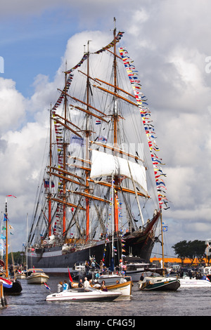 Sail Amsterdam 2010 - IJmuiden, Niederlande - 19. August 2010: Sail 2010 Veranstaltung beginnt mit der spektakulären Segel-in-Parade. Stockfoto