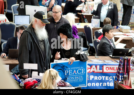 Ron Paul Unterstützer bei der California State GOP Convention 25.02.2012.